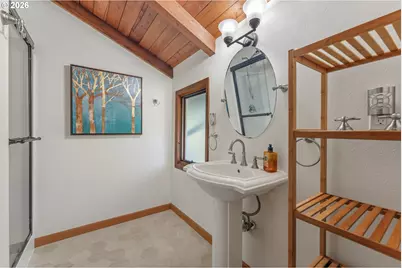 6225 SW Nevada Ct, Portland, OR 97219 - Photo 30