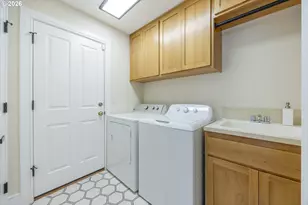 439 Covey Ln, Eugene, OR 97401 - Photo 16