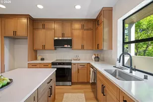 2902 E McLoughlin Blvd, Vancouver, WA 98661 - Photo 6
