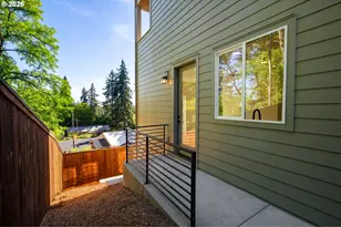 2902 E McLoughlin Blvd, Vancouver, WA 98661 - Photo 14