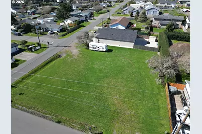 418 Memory Ln, Brookings, OR 97415 - Photo 38