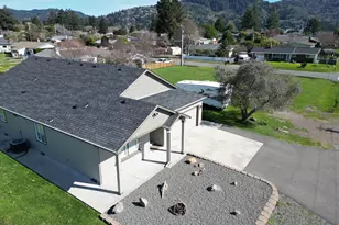 418 Memory Ln, Brookings, OR 97415 - Photo 2