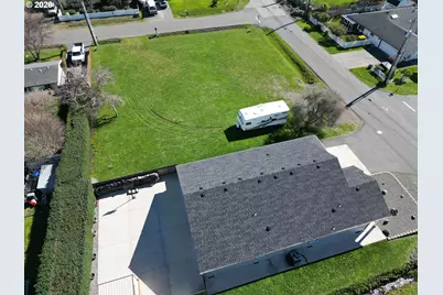 418 Memory Ln, Brookings, OR 97415 - Photo 36