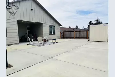 418 Memory Ln, Brookings, OR 97415 - Photo 32