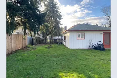 2055 Devos St, Eugene, OR 97402 - Photo 6