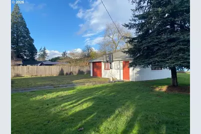 2055 Devos St, Eugene, OR 97402 - Photo 8