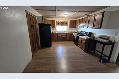 303 Walnut St, Myrtle Creek, OR 97457 - Photo 16