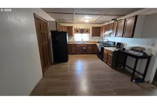 303 Walnut St, Myrtle Creek, OR 97457 - Photo 16