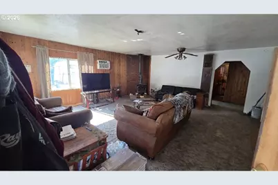 303 Walnut St, Myrtle Creek, OR 97457 - Photo 8