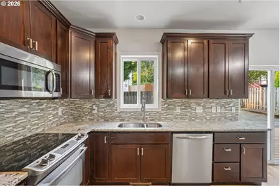 11596 SE Springcrest Dr, Clackamas, OR 97015 - Photo 18
