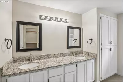 11596 SE Springcrest Dr, Clackamas, OR 97015 - Photo 32