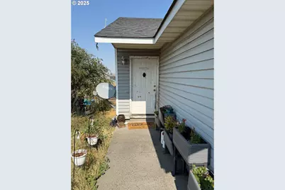 1109 SW Nye Ave, Pendleton, OR 97801 - Photo 2