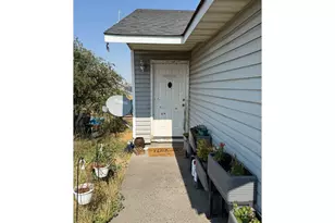 1109 SW Nye Ave, Pendleton, OR 97801 - Photo 2