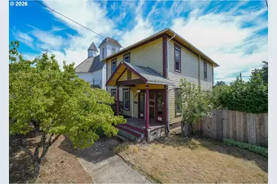 823 Birch Ave, Cottage Grove, OR 97424 - Photo 2
