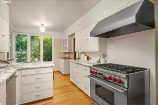 5040 SW Hilltop Ln, Portland, OR 97221 - Photo 12