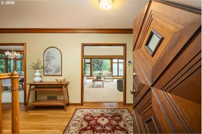 5040 SW Hilltop Ln, Portland, OR 97221 - Photo 4