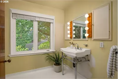 5040 SW Hilltop Ln, Portland, OR 97221 - Photo 30