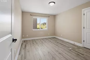 5832 NW Bannister Dr, Portland, OR 97229 - Photo 36