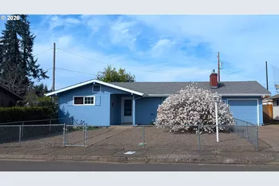 1050 E Jackson Ave, Cottage Grove, OR 97424 - Photo 8