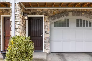 1912 NE 48th Way, Hillsboro, OR 97124 - Photo 2