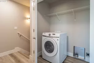 1542 W Thyme Dr, Roseburg, OR 97471 - Photo 32