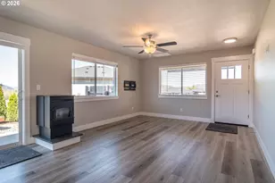 1542 W Thyme Dr, Roseburg, OR 97471 - Photo 8