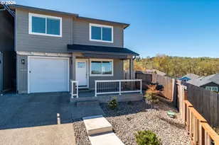 1542 W Thyme Dr, Roseburg, OR 97471 - Photo 1