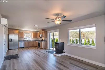 1542 W Thyme Dr, Roseburg, OR 97471 - Photo 6