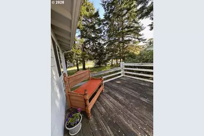 518 S Wall St, Coos Bay, OR 97420 - Photo 4