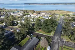 518 S Wall St, Coos Bay, OR 97420 - Photo 16