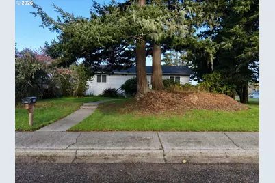 518 S Wall St, Coos Bay, OR 97420 - Photo 2