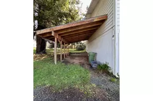518 S Wall St, Coos Bay, OR 97420 - Photo 12