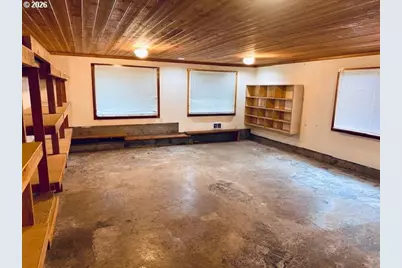 518 S Wall St, Coos Bay, OR 97420 - Photo 42