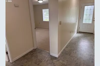 518 S Wall St, Coos Bay, OR 97420 - Photo 26