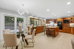 18132 Westview Dr, Lake Oswego, OR 97034 - Photo 14