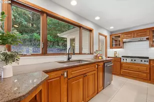 18132 Westview Dr, Lake Oswego, OR 97034 - Photo 20
