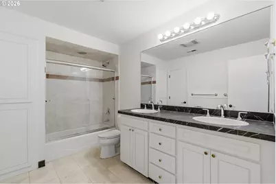 18132 Westview Dr, Lake Oswego, OR 97034 - Photo 32