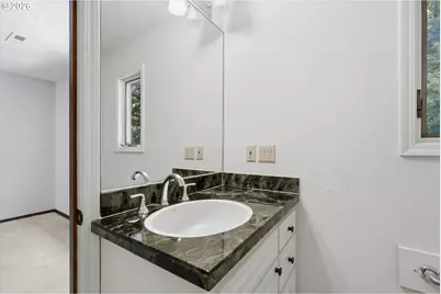 18132 Westview Dr, Lake Oswego, OR 97034 - Photo 36