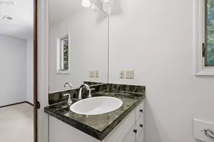 18132 Westview Dr, Lake Oswego, OR 97034 - Photo 36