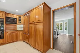 18132 Westview Dr, Lake Oswego, OR 97034 - Photo 22