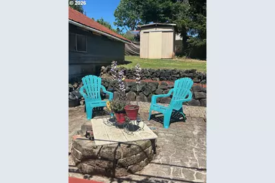 122 NE 4th St, Willamina, OR 97396 - Photo 6