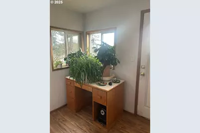 122 NE 4th St, Willamina, OR 97396 - Photo 32