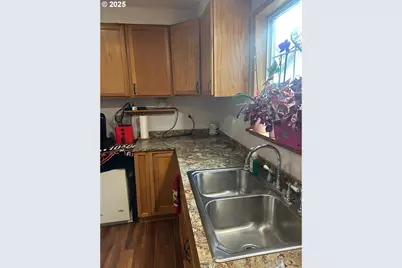 122 NE 4th St, Willamina, OR 97396 - Photo 20
