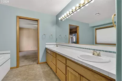 12405 Cominger Dr, Oregon City, OR 97045 - Photo 22