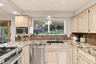 21105 SW Killarney Ct, Tualatin, OR 97062 - Photo 12