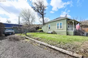 320 Deschutes St, Wasco, OR 97065 - Photo 2