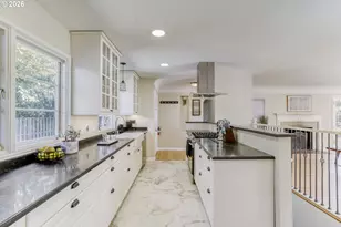 5008 SW Taylors Ferry Rd, Portland, OR 97219 - Photo 12