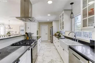 5008 SW Taylors Ferry Rd, Portland, OR 97219 - Photo 14