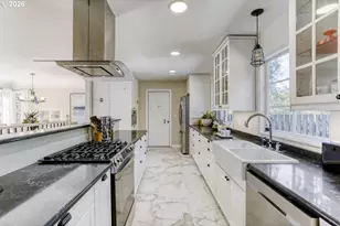 5008 SW Taylors Ferry Rd, Portland, OR 97219 - Photo 14