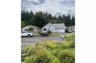 1016 Water St, Springfield, OR 97477 - Photo 1